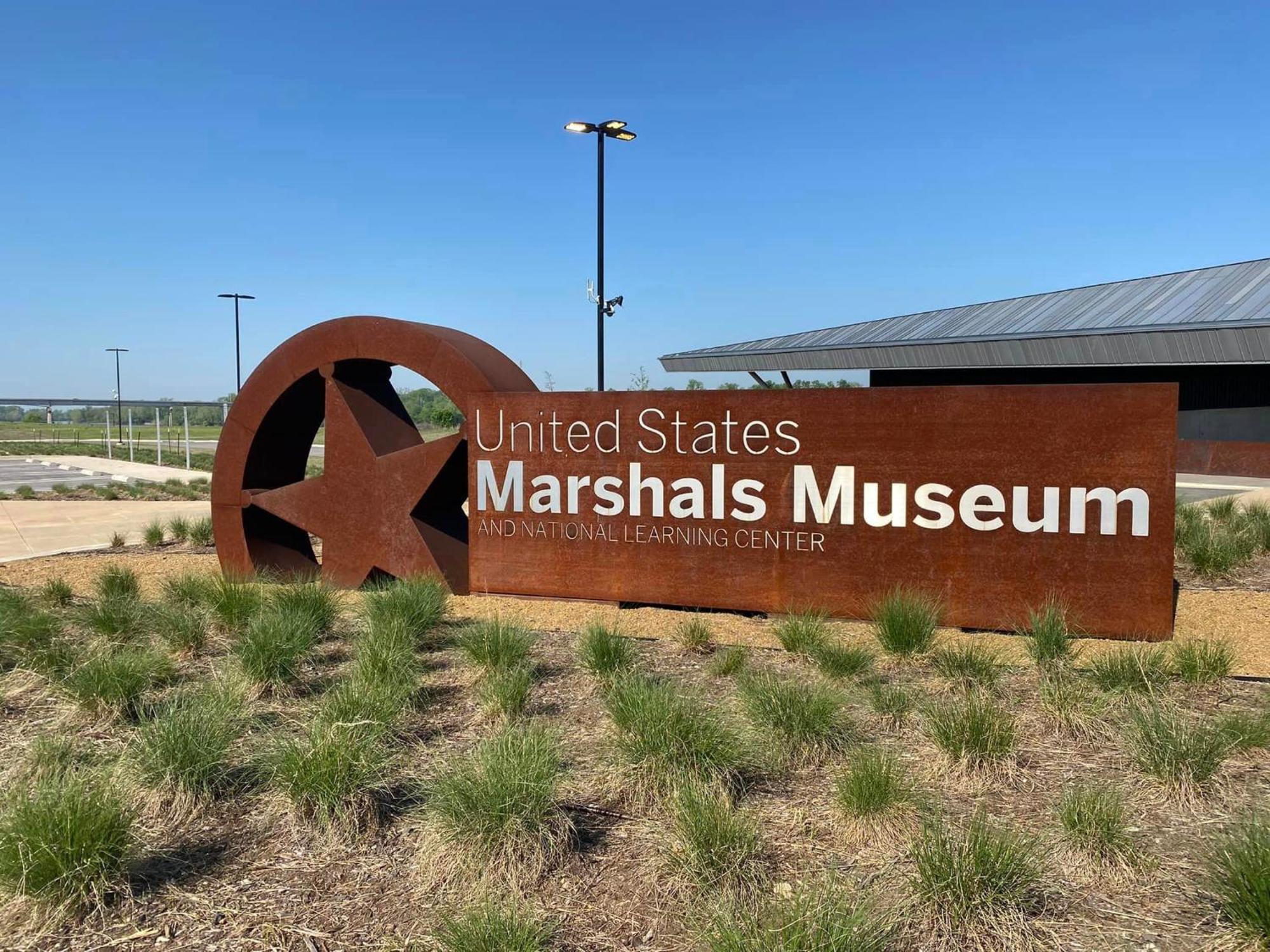 Old Fort Loft King & Queen Suites Nearest Accomodation To Marshals Museum Power Your Ev For Free! Fort Smith Esterno foto